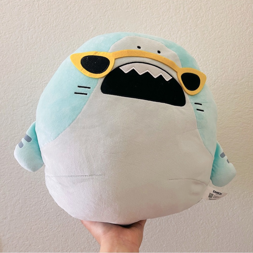 🌹 NEW -  Samezu Shark 14" Shark Plush with Sunglasses Round 1 Exclusive